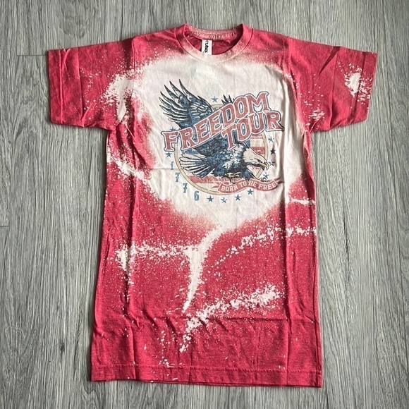 Freedom Tour - Born to Be Free Bleach Graphic Tee - Picture 1 of 5